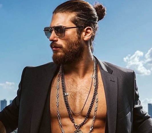 Con l'estate corsa agli interventi estetici maschili